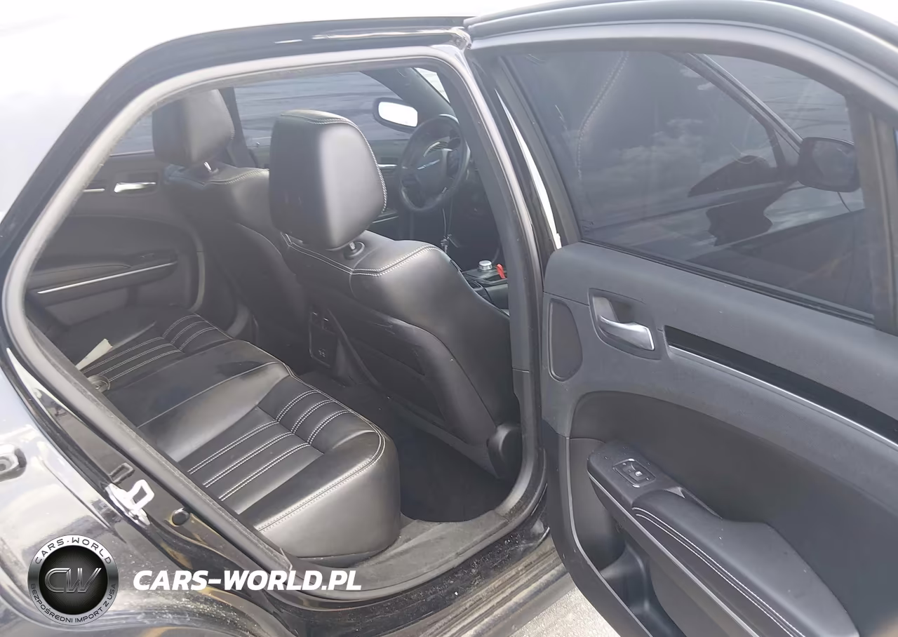 2021 Chrysler 300 300S VIN:2C3CCABT3MH562899 - 8