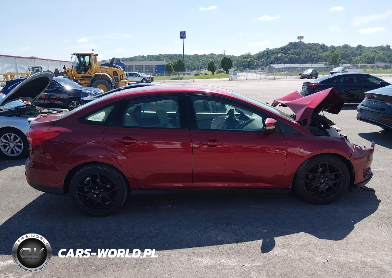 2016 Ford Focus Se VIN:1FADP3FE2GL288510 - 13