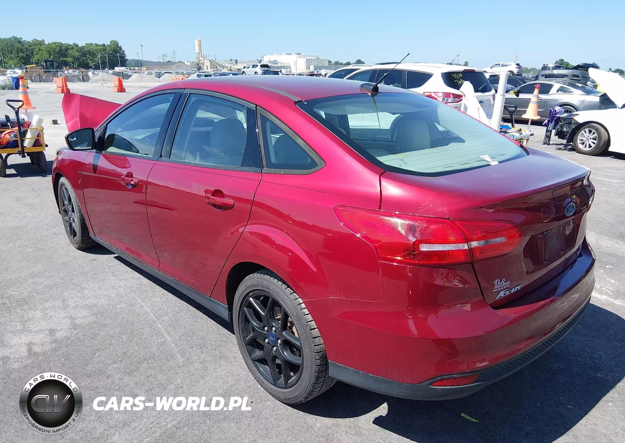 2016 Ford Focus Se VIN:1FADP3FE2GL288510 - 3