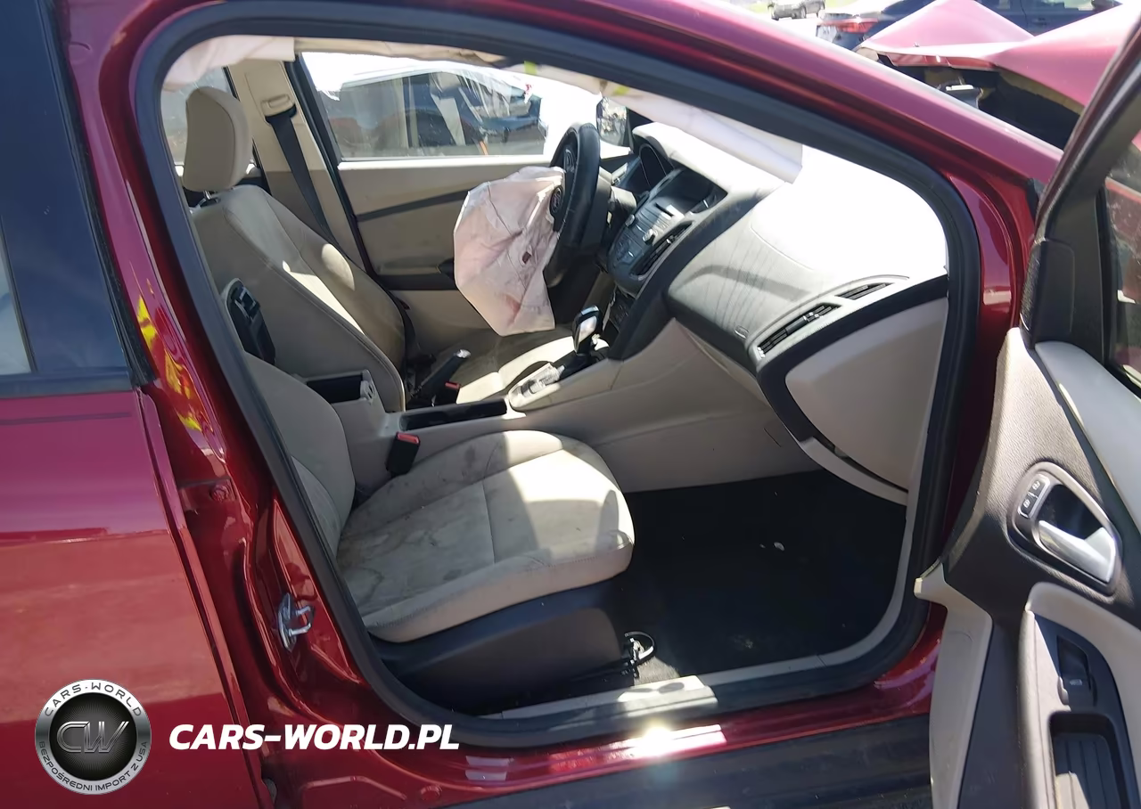 2016 Ford Focus Se VIN:1FADP3FE2GL288510 - 5