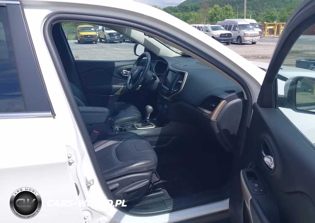 2017 Jeep Cherokee Limited 4X4 VIN:1C4PJMDB2HW597157 - 5