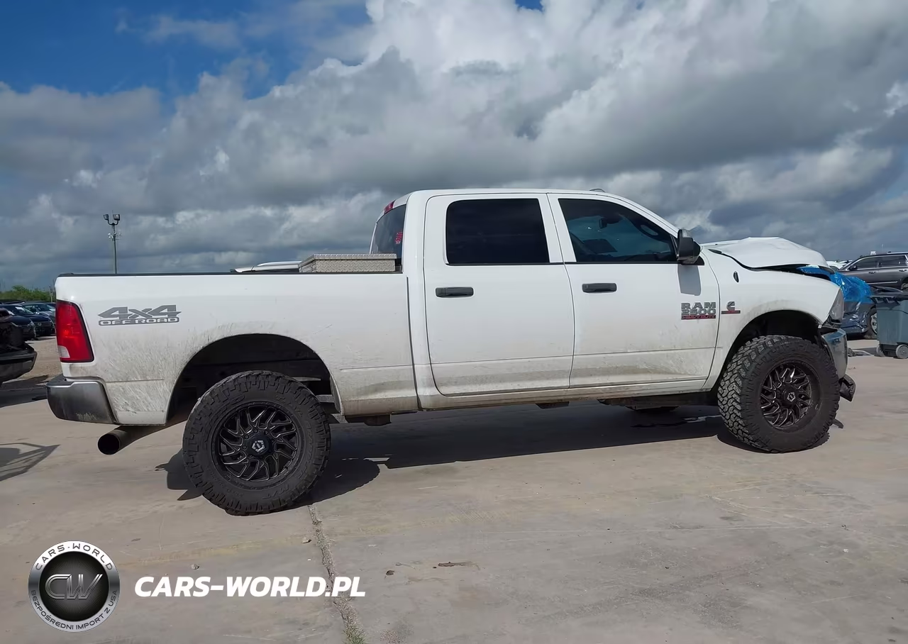 2017 Ram 2500 Tradesman 4X4 6'4 Box VIN:3C6UR5CL5HG647955 - 13