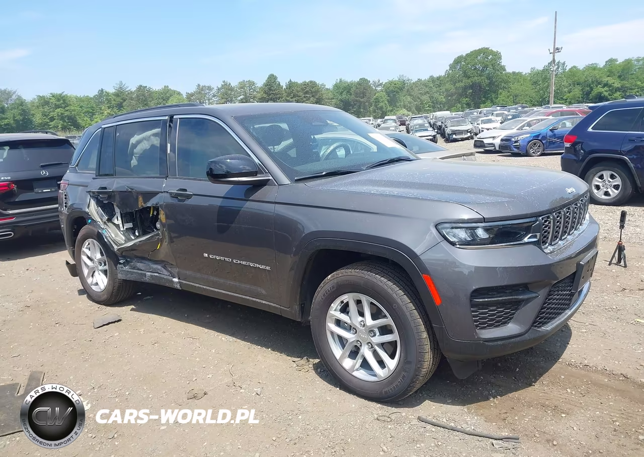 2025 Jeep Grand Cherokee Laredo X 4X4 – zdjęcie 1 z 17