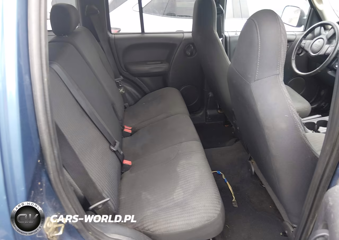 2004 Jeep Liberty Sport VIN:1J4GL48K24W301157 - 8