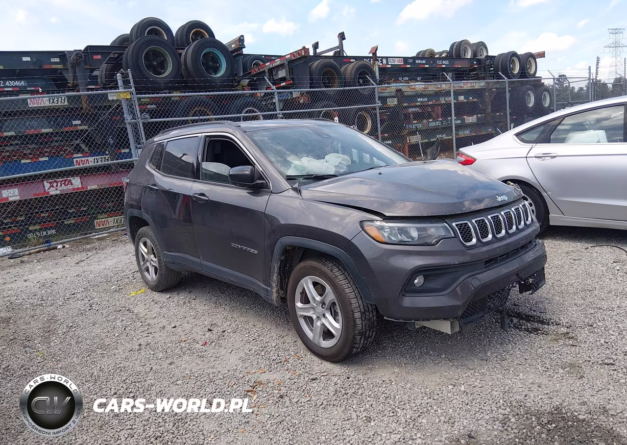 2023 Jeep Compass Latitude 4X4 – zdjęcie 1 z 17