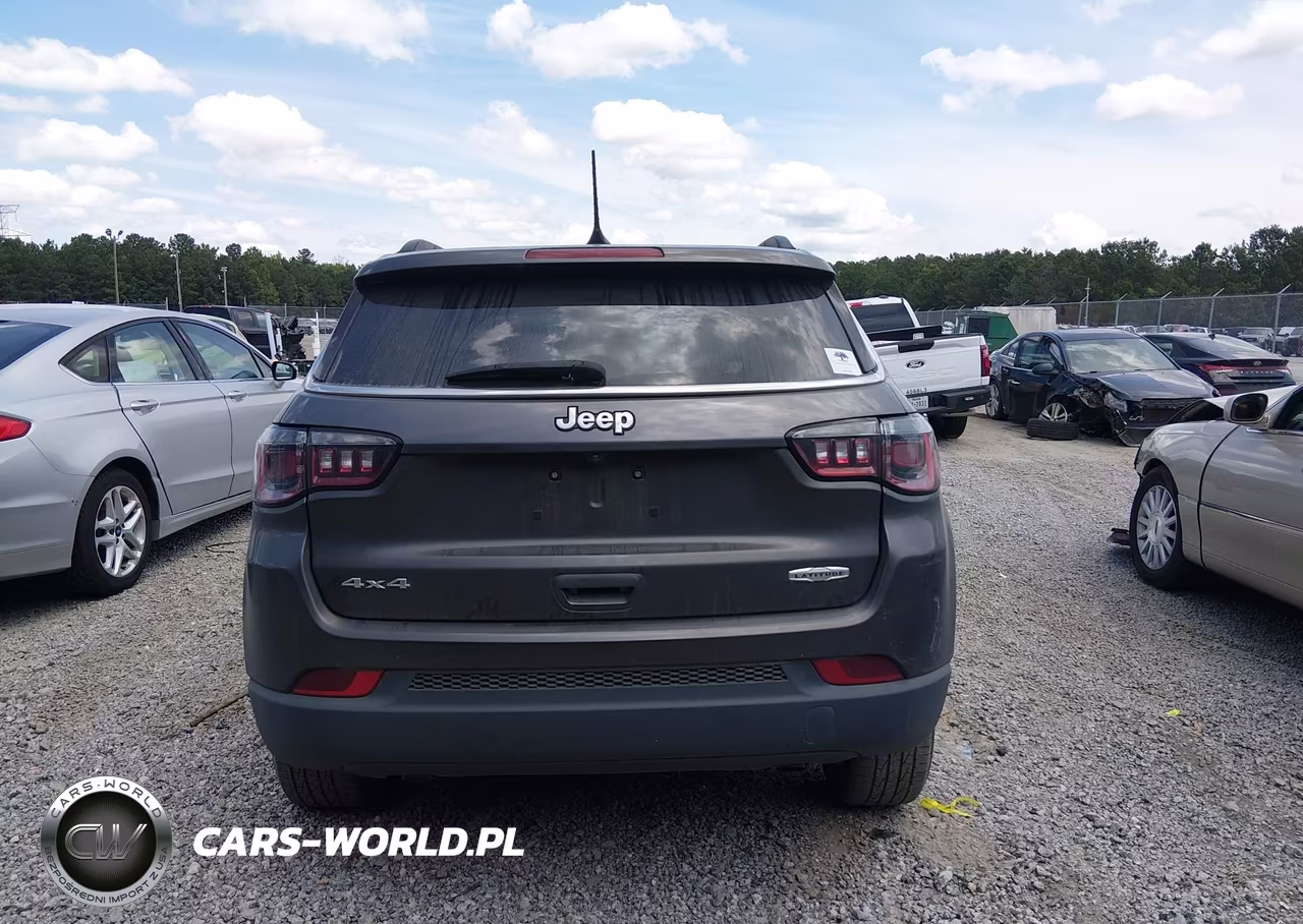 2023 Jeep Compass Latitude 4X4 VIN:3C4NJDBN7PT548951 - 17