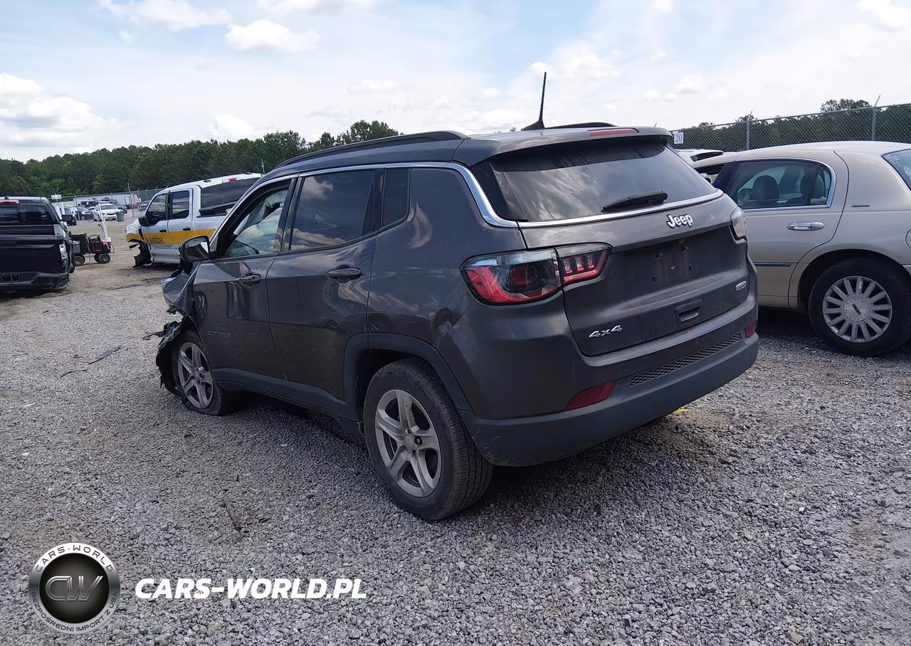 2023 Jeep Compass Latitude 4X4 VIN:3C4NJDBN7PT548951 - 3