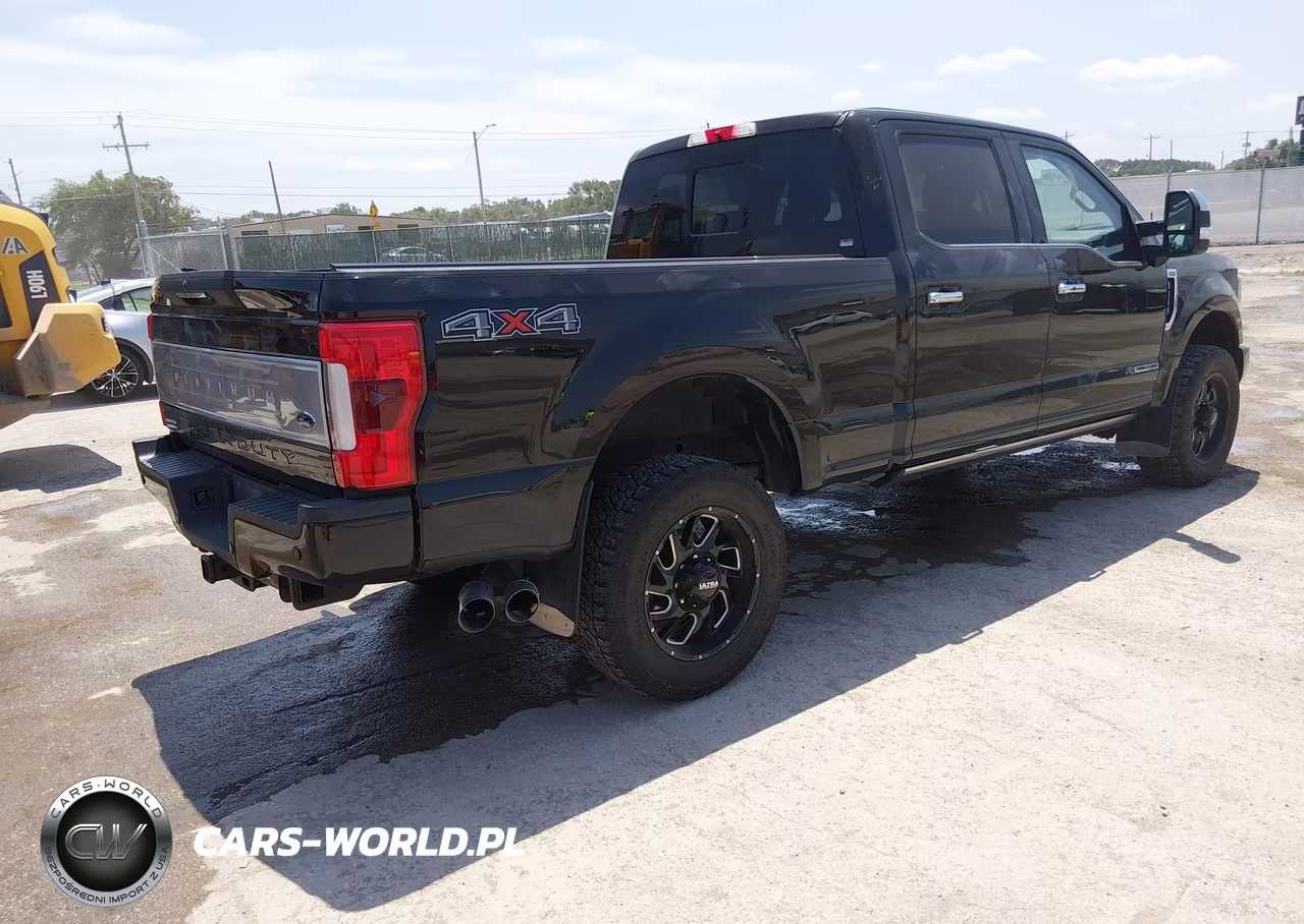 2018 Ford F-250 Platinum VIN:1FT7W2BT6JEB50926 - 4