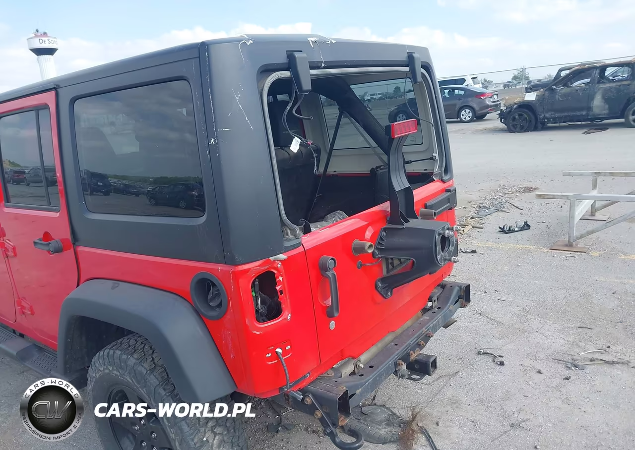 2017 Jeep Wrangler Unlimited Sport 4X4 VIN:1C4BJWDGXHL661609 - 6