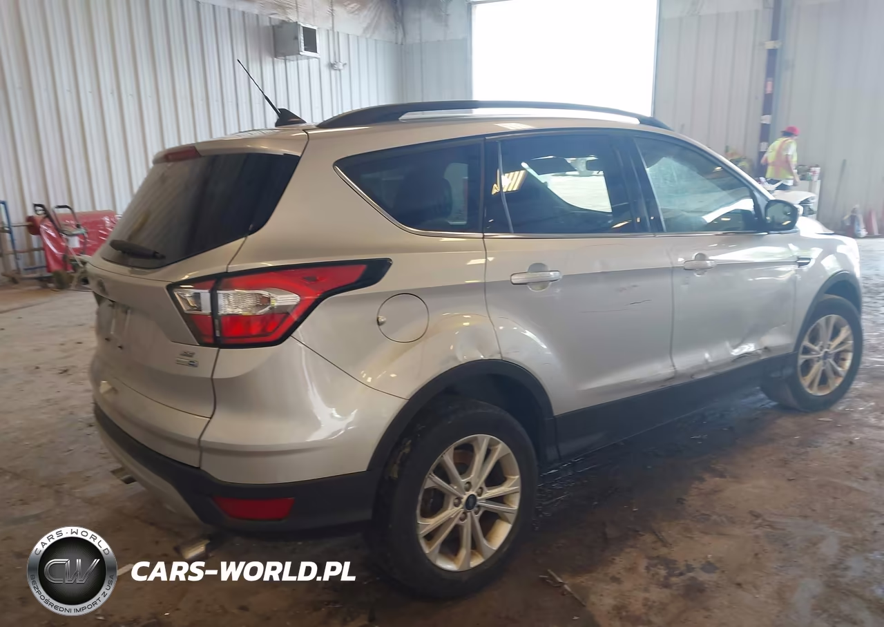 2018 Ford Escape Se VIN:1FMCU9GDXJUD03212 - 4