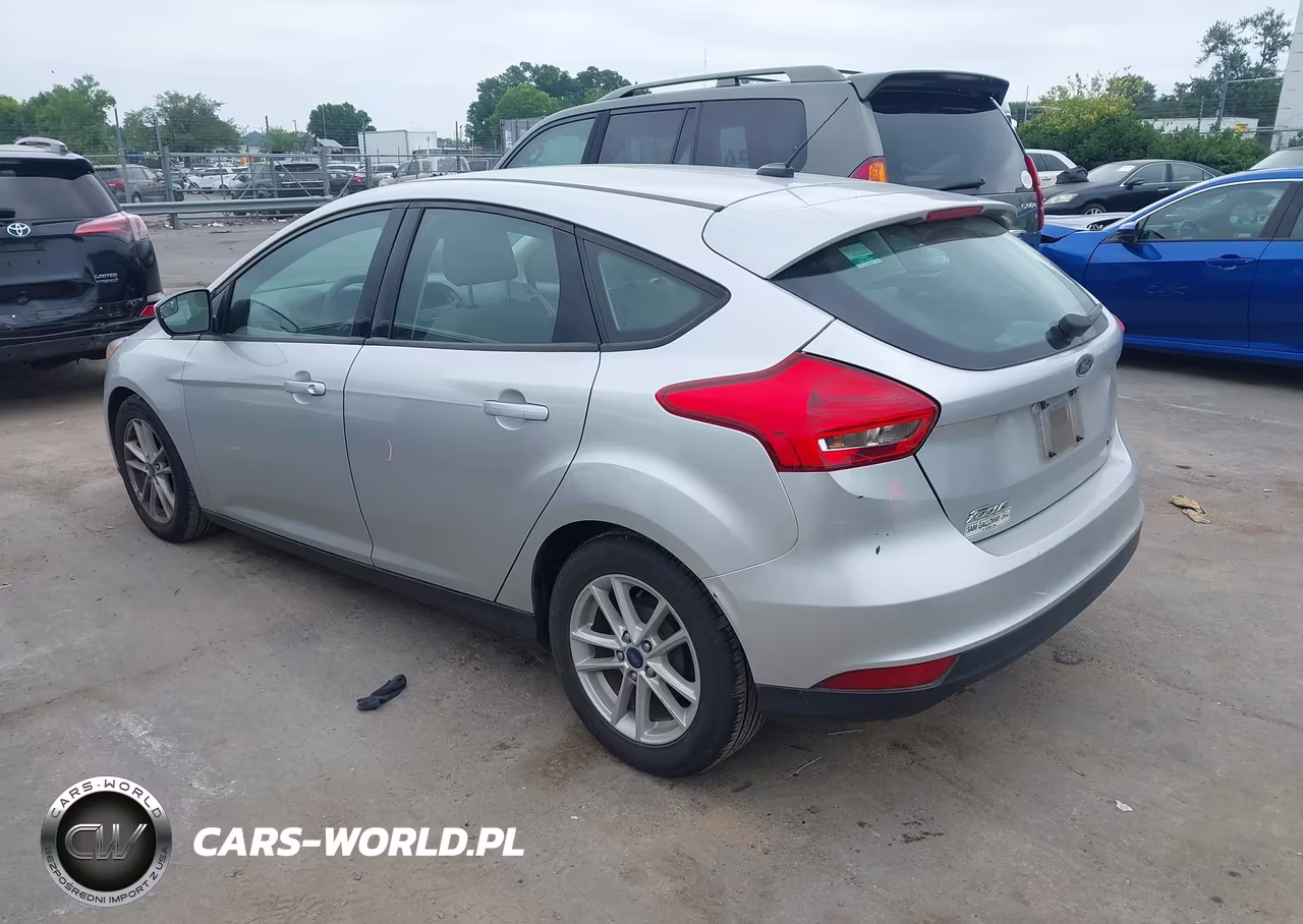 2018 Ford Focus Se VIN:1FADP3K28JL266210 - 3