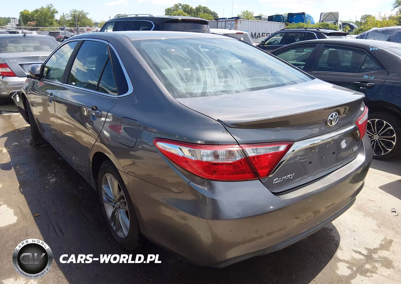 2017 Toyota Camry Se VIN:4T1BF1FK5HU384122 - 3