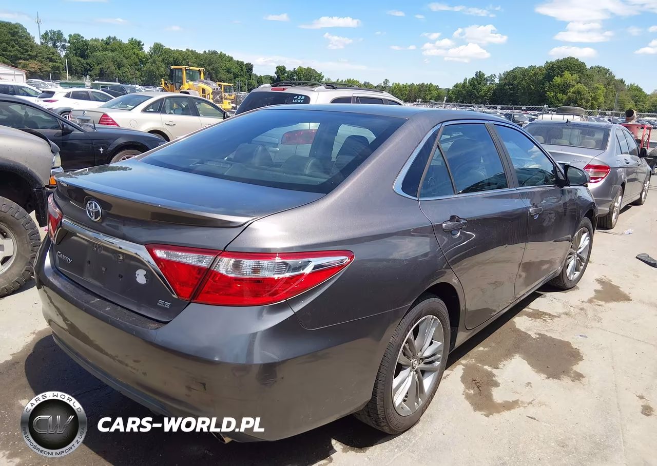 2017 Toyota Camry Se VIN:4T1BF1FK5HU384122 - 4