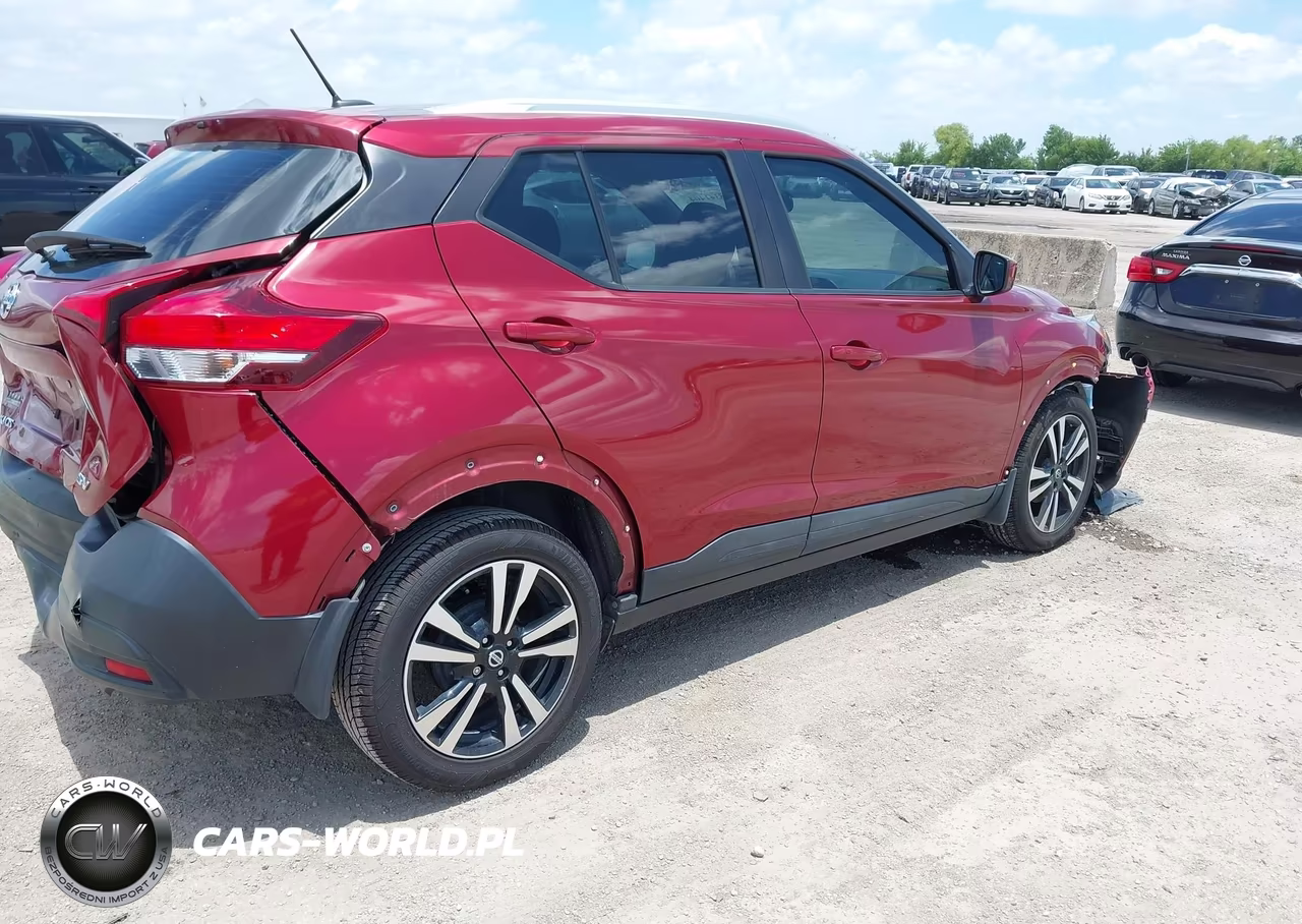 2019 Nissan Kicks Sv VIN:3N1CP5CU3KL496974 - 4