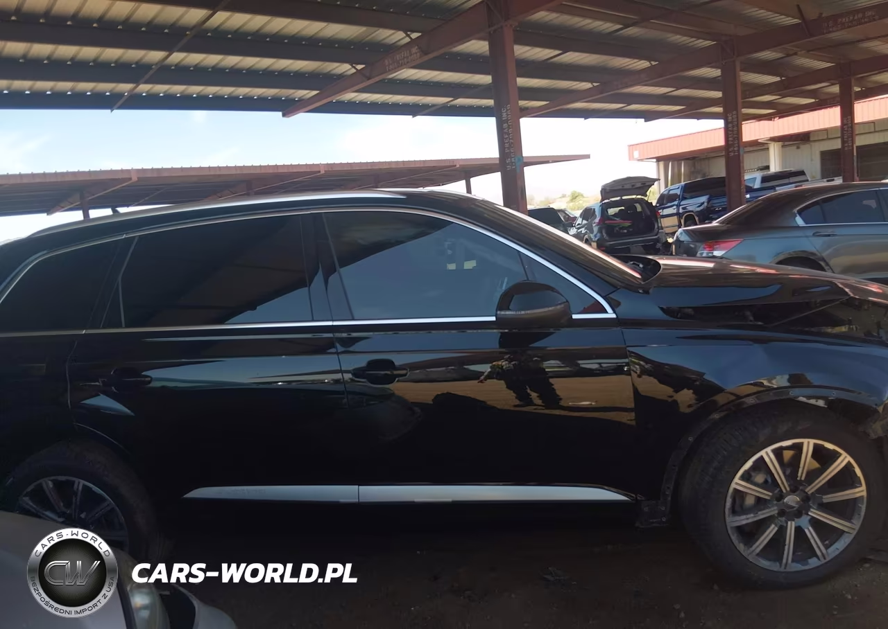 2018 Audi Q7 3.0T Premium VIN:WA1LAAF70JD030088 - 14