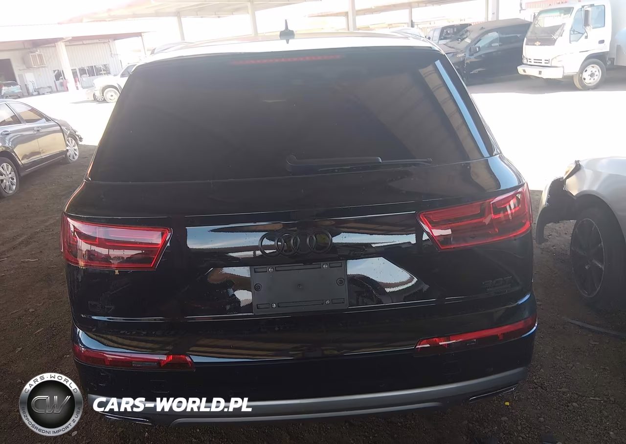 2018 Audi Q7 3.0T Premium VIN:WA1LAAF70JD030088 - 17