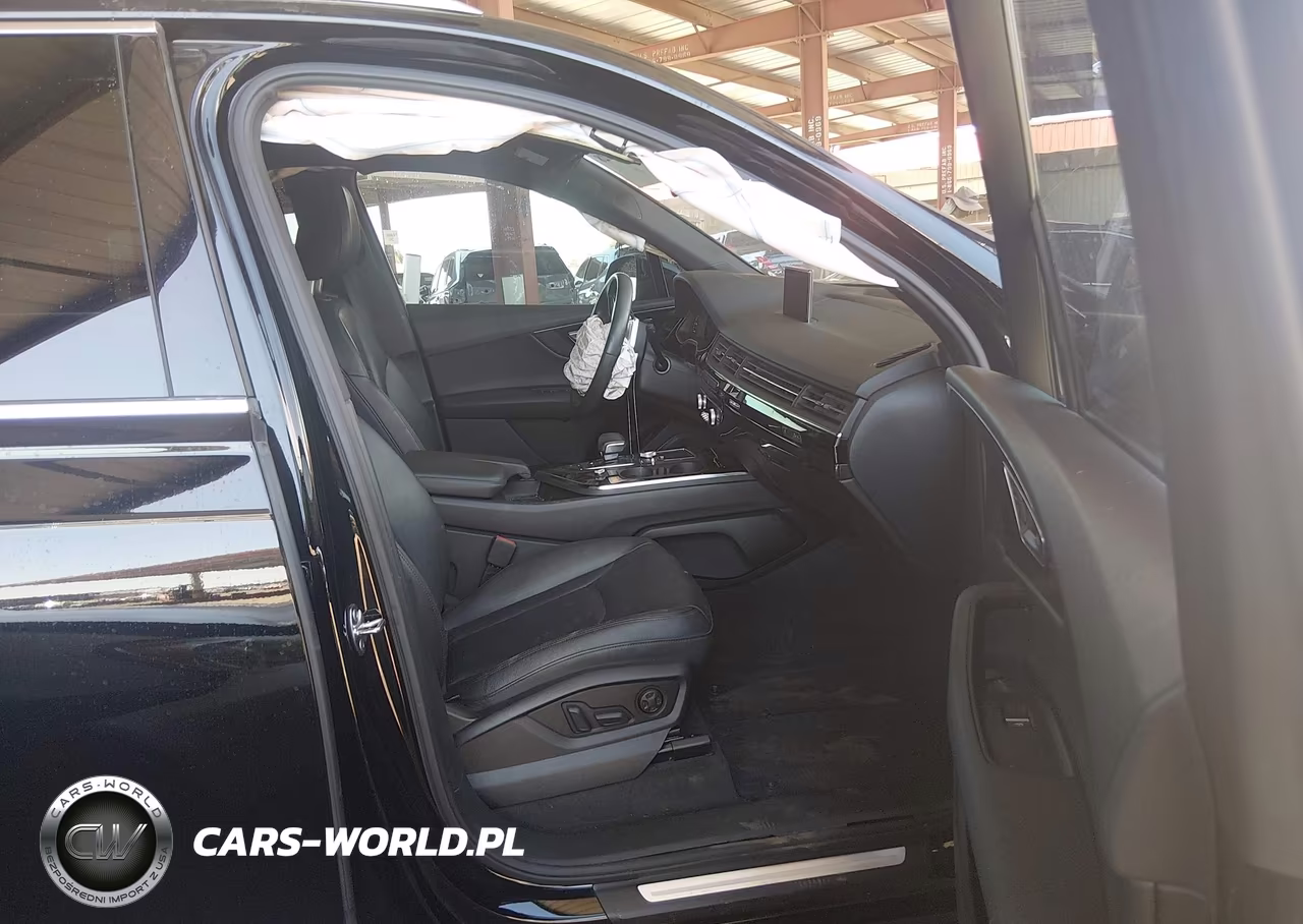 2018 Audi Q7 3.0T Premium VIN:WA1LAAF70JD030088 - 5