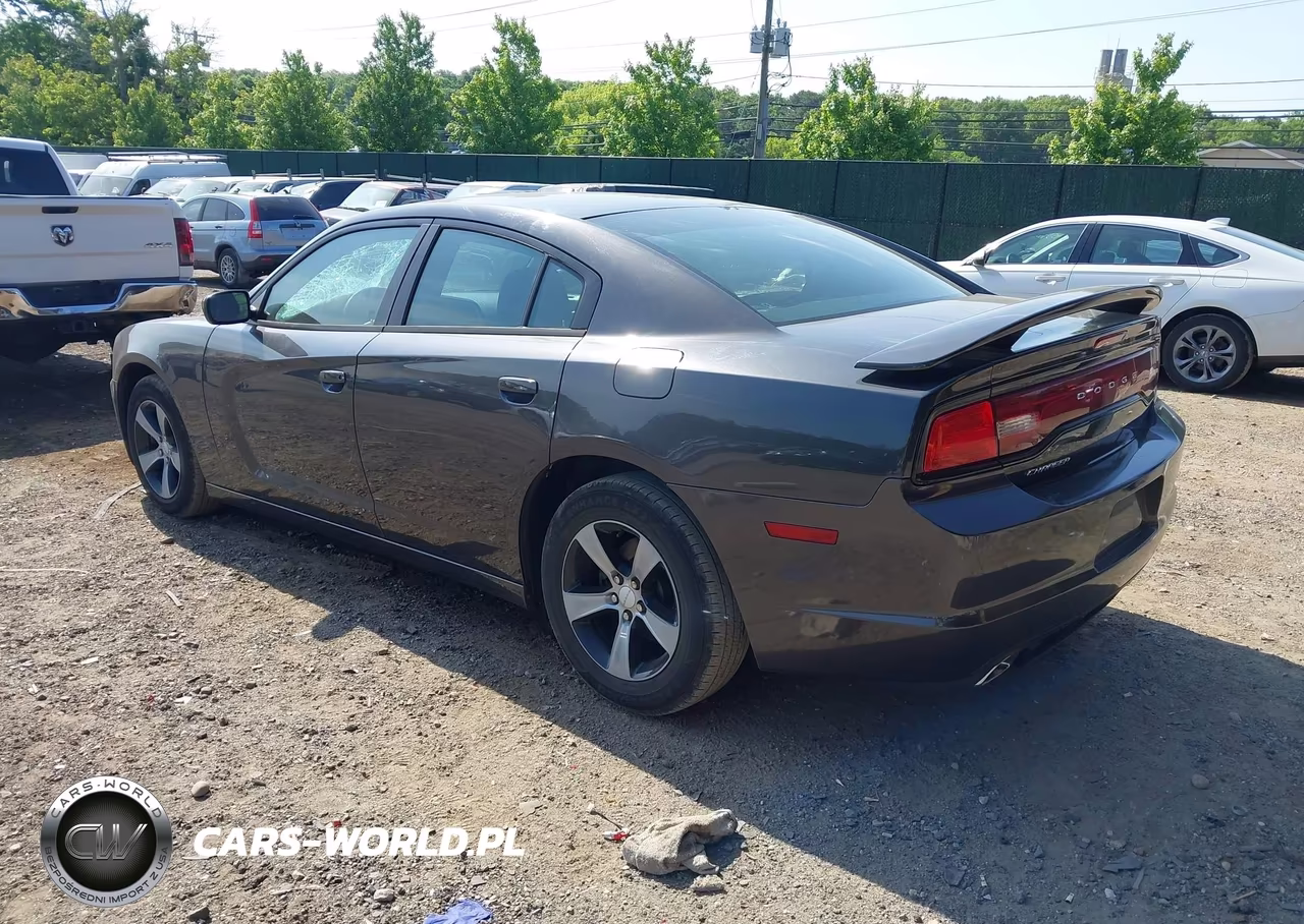 2013 Dodge Charger Se VIN:2C3CDXBG7DH610911 - 3
