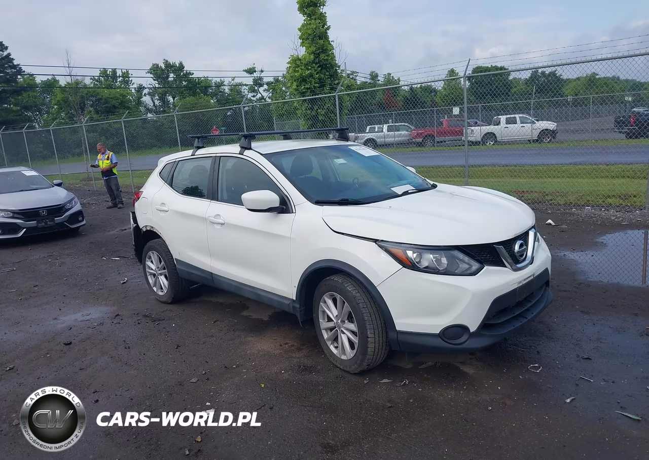 2017 Nissan Rogue Sport S – zdjęcie 1 z 17