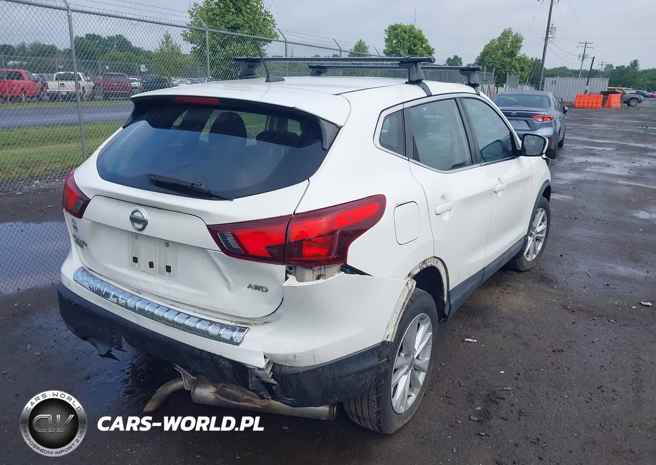 2017 Nissan Rogue Sport S VIN:JN1BJ1CR4HW124421 - 4