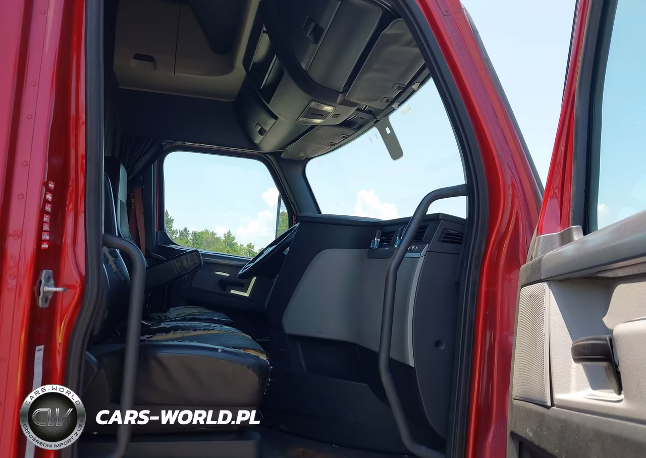 2018 Freightliner New Cascadia 126 VIN:3AKJHHDR5JSJU2667 - 7