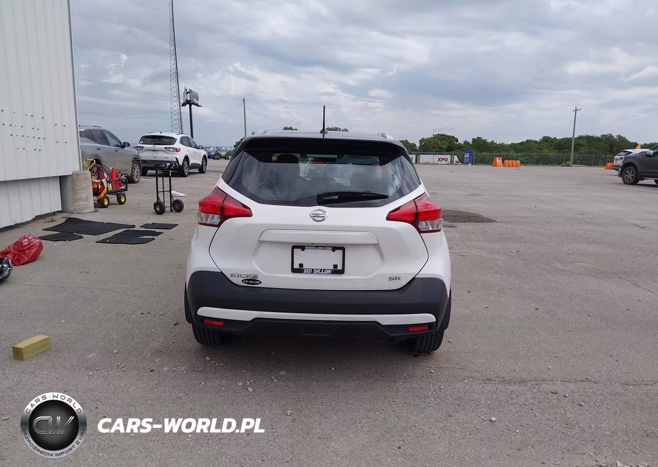 2019 Nissan Kicks Sr VIN:3N1CP5CUXKL506352 - 17