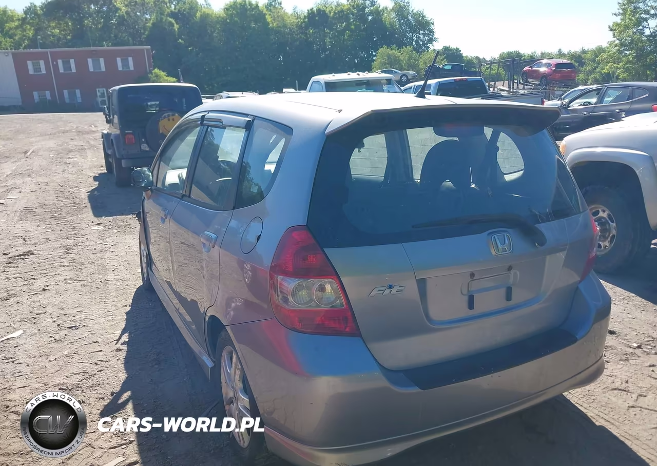 2008 Honda Fit Sport VIN:JHMGD38658S052932 - 3