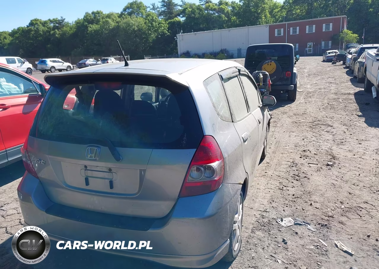 2008 Honda Fit Sport VIN:JHMGD38658S052932 - 4