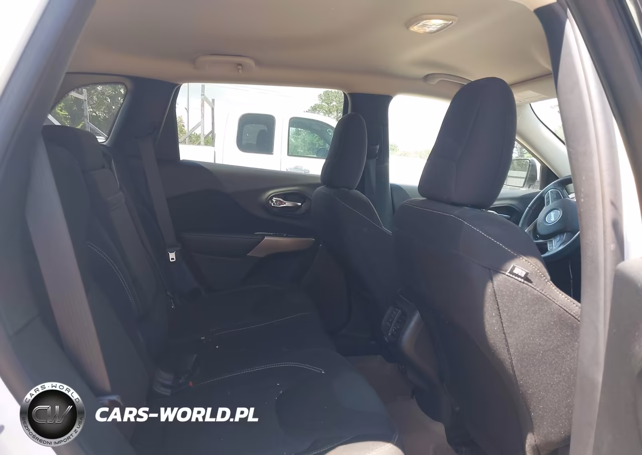 2017 Jeep Cherokee Latitude Fwd VIN:1C4PJLCB8HD232943 - 8