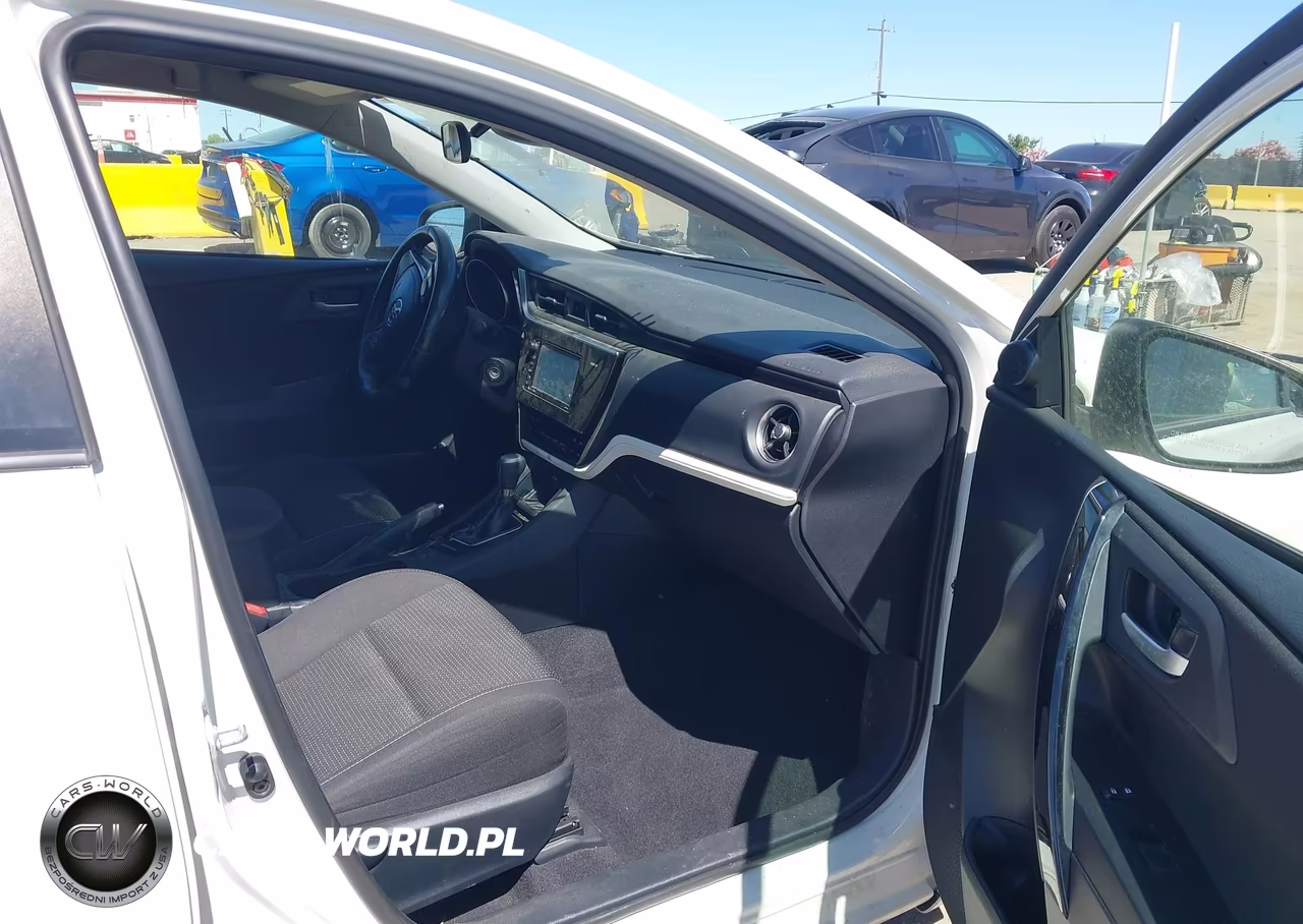 2018 Toyota Corolla Im VIN:JTNKARJEXJJ557719 - 5