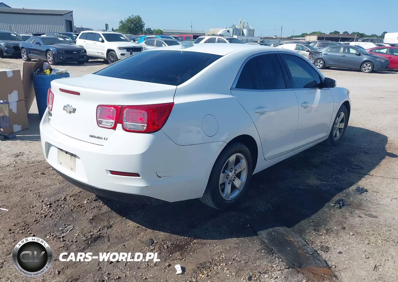 2015 Chevrolet Malibu 1Lt VIN:1G11C5SLXFF322837 - 4