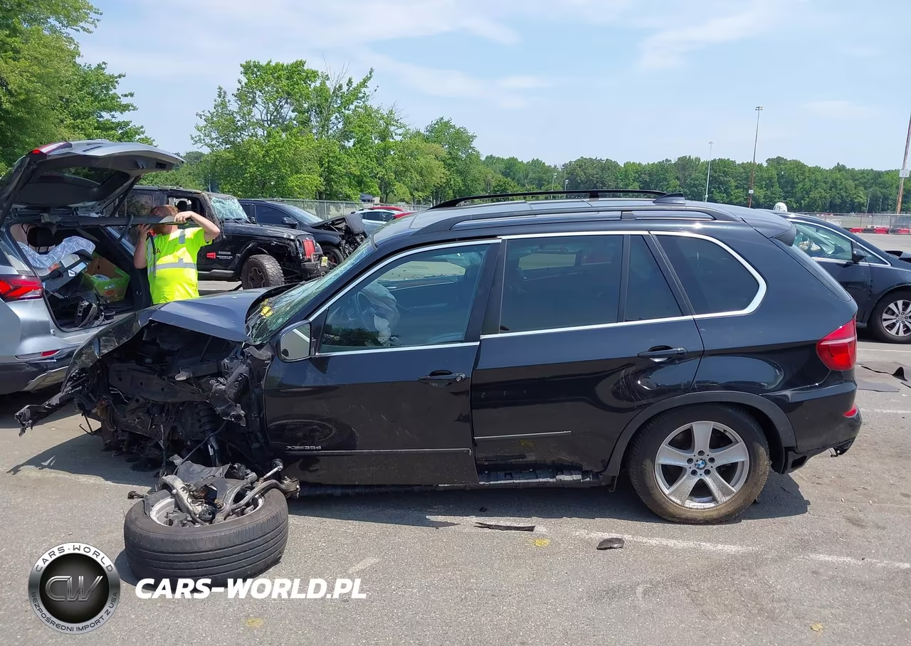 2013 BMW X5 xDrive35D VIN:5UXZW0C56D0B92397 - 14