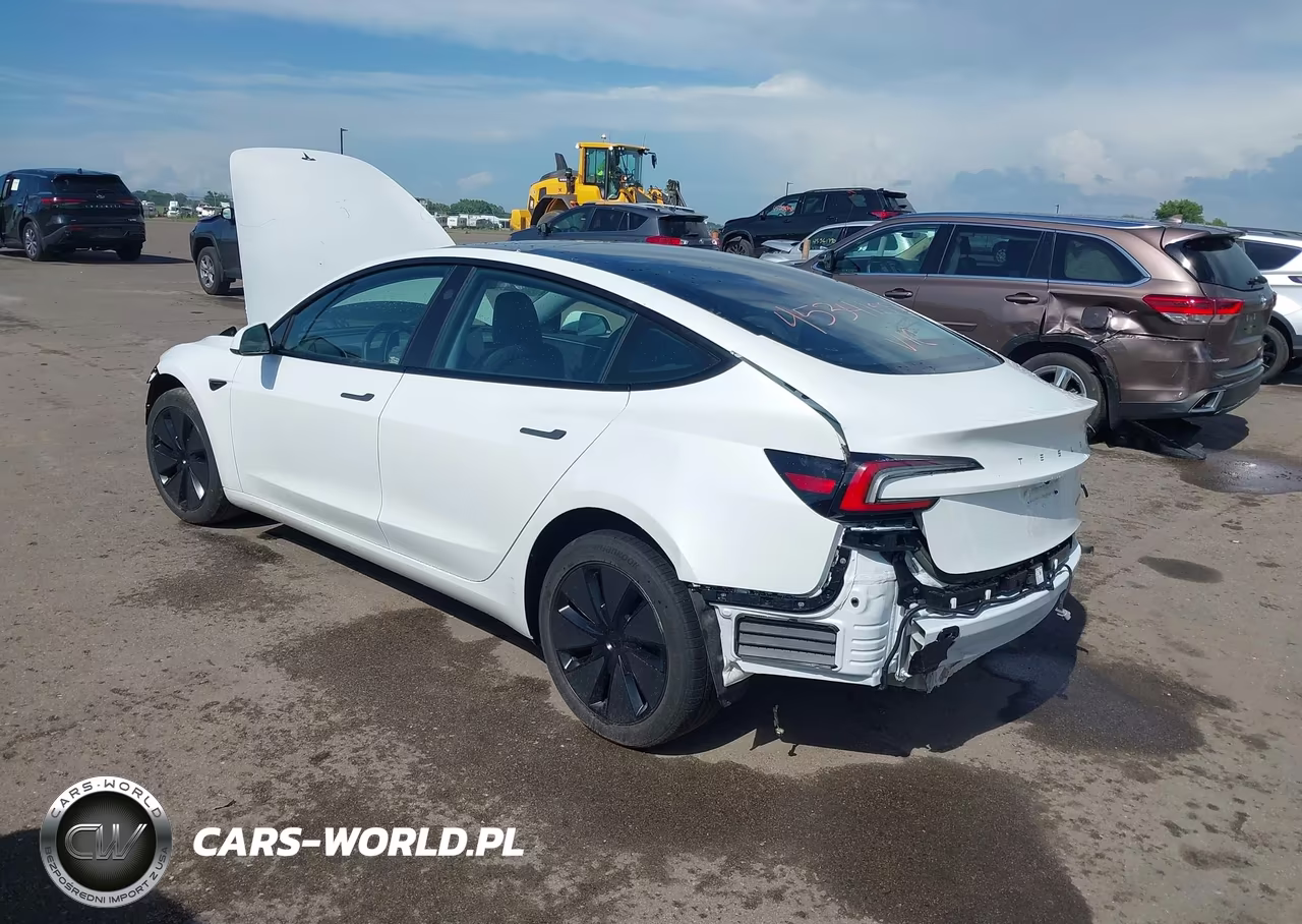 2025 Tesla Model 3 Long Range All-Wheel Drive VIN:5YJ3E1EB3SF885328 - 3