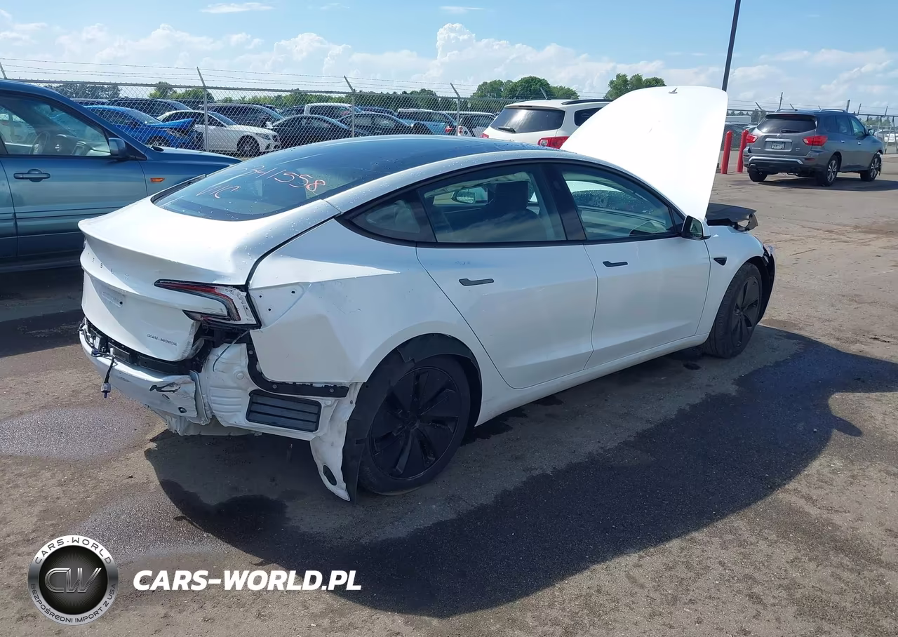 2025 Tesla Model 3 Long Range All-Wheel Drive VIN:5YJ3E1EB3SF885328 - 4