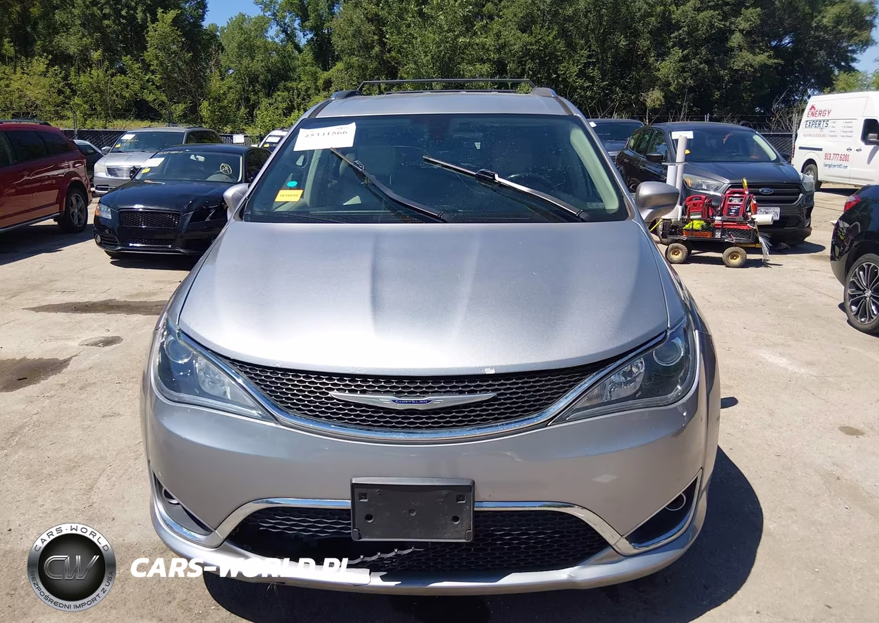 2019 Chrysler Pacifica Touring L Plus VIN:2C4RC1EG3KR576085 - 12
