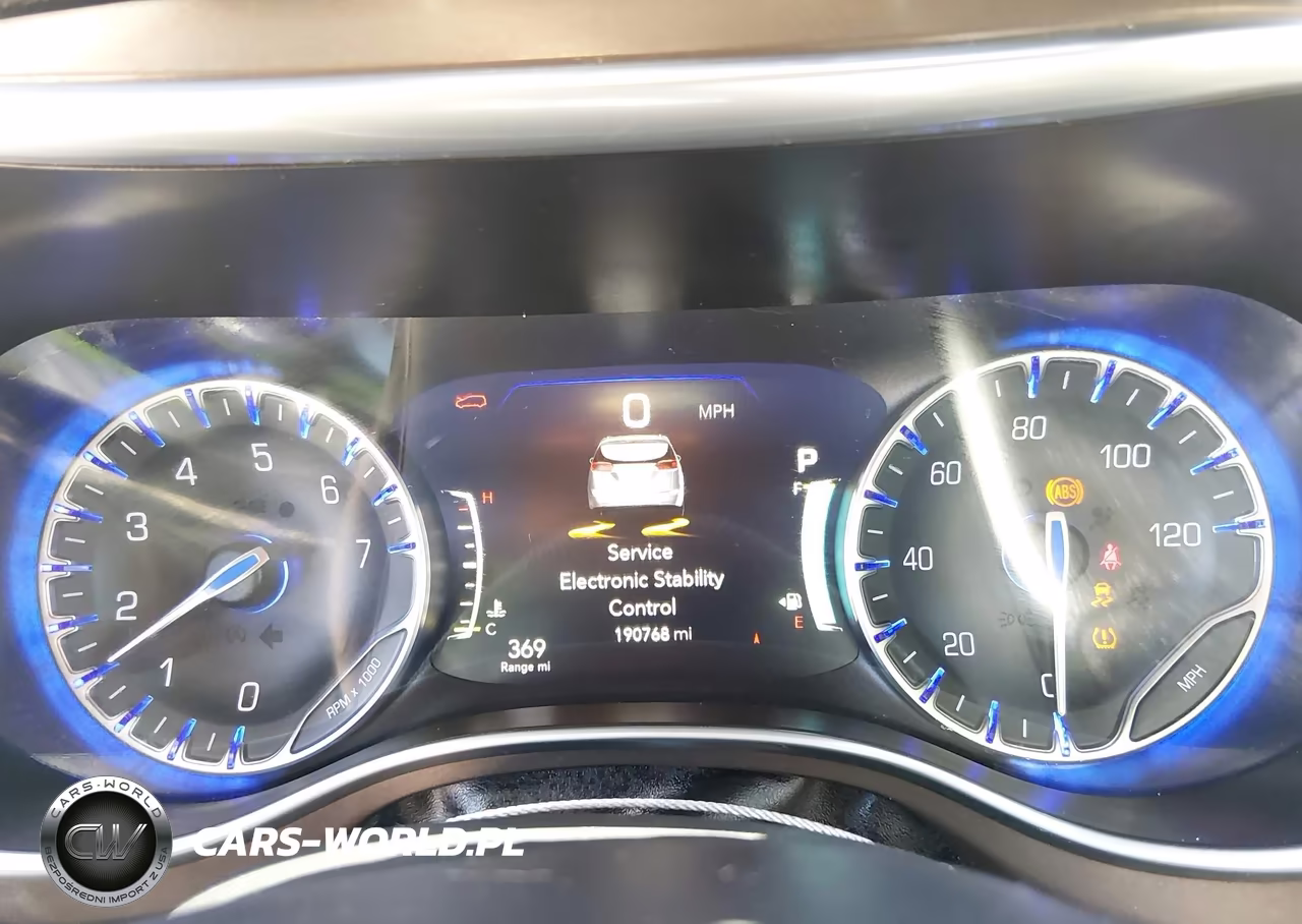 2019 Chrysler Pacifica Touring L Plus VIN:2C4RC1EG3KR576085 - 7