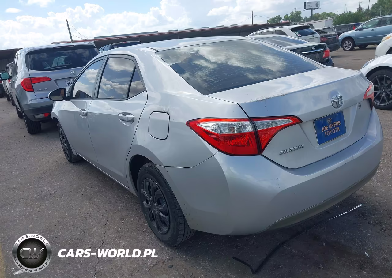 2015 Toyota Corolla L VIN:5YFBURHE3FP325614 - 3
