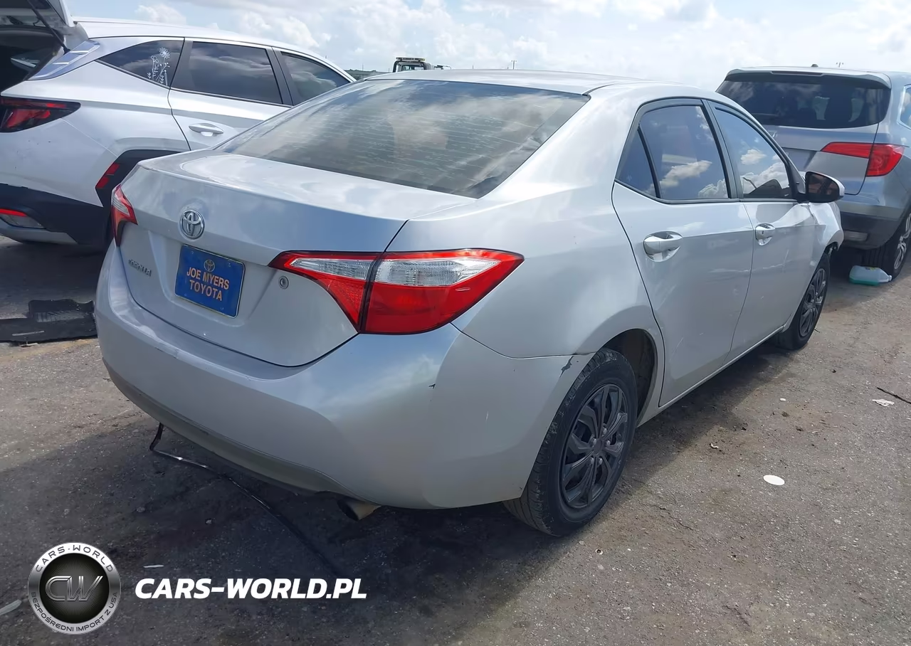 2015 Toyota Corolla L VIN:5YFBURHE3FP325614 - 4