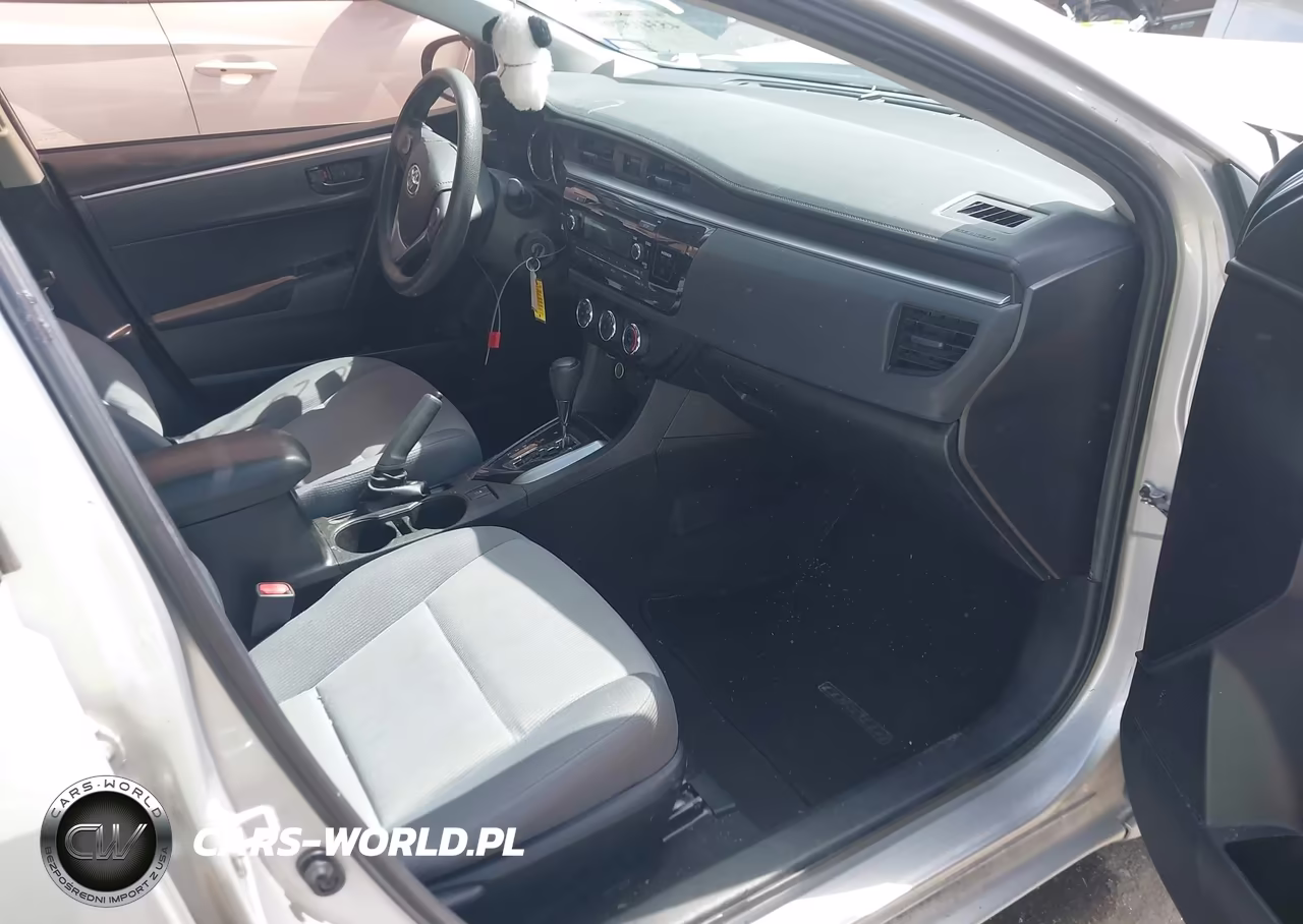 2015 Toyota Corolla L VIN:5YFBURHE3FP325614 - 5
