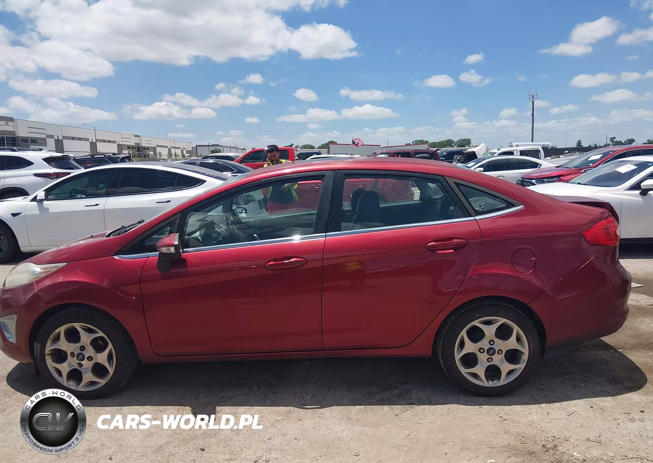 2013 Ford Fiesta Titanium VIN:3FADP4CJ8DM194133 - 13