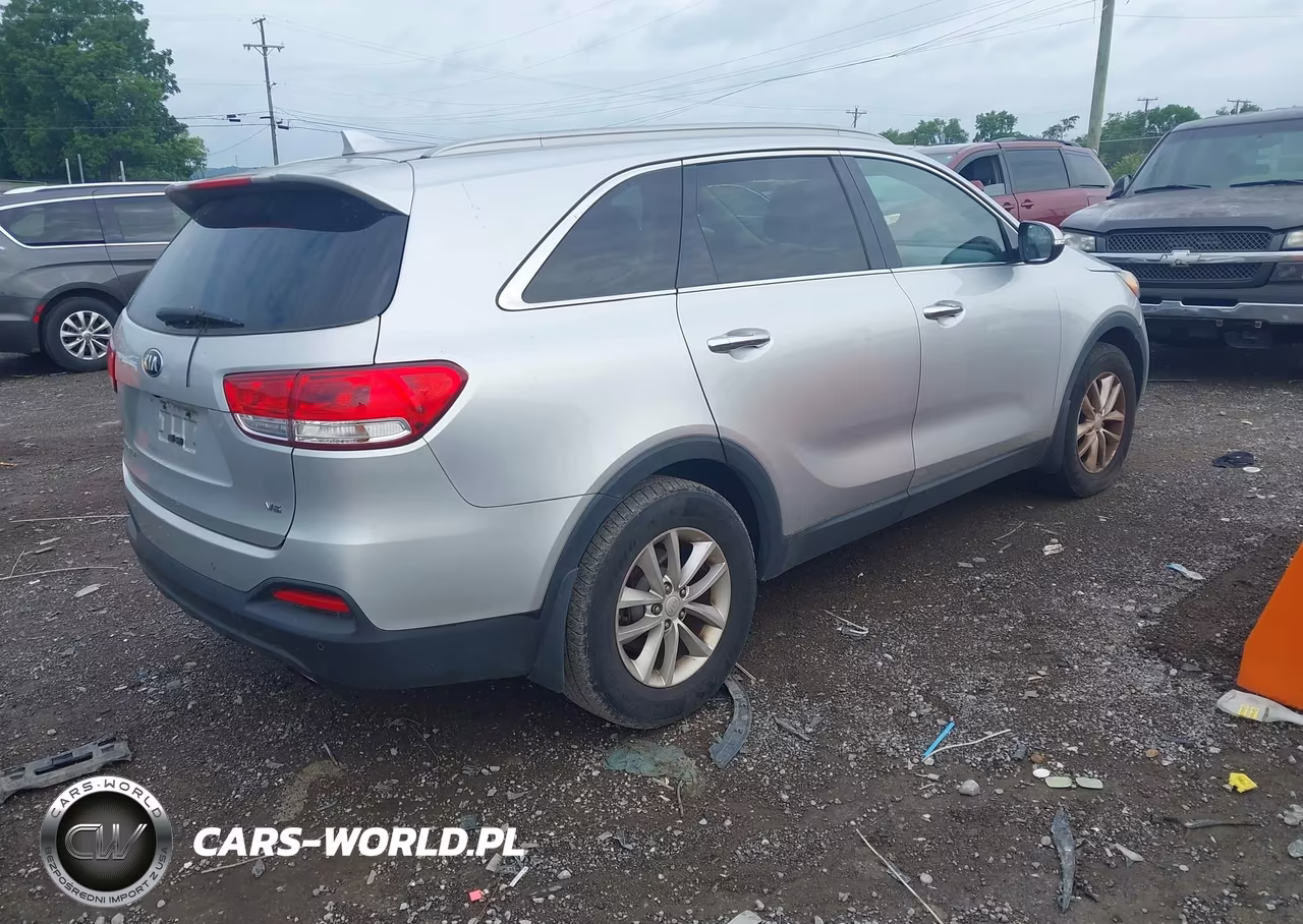 2016 Kia Sorento 3.3L Lx VIN:5XYPG4A55GG035388 - 4