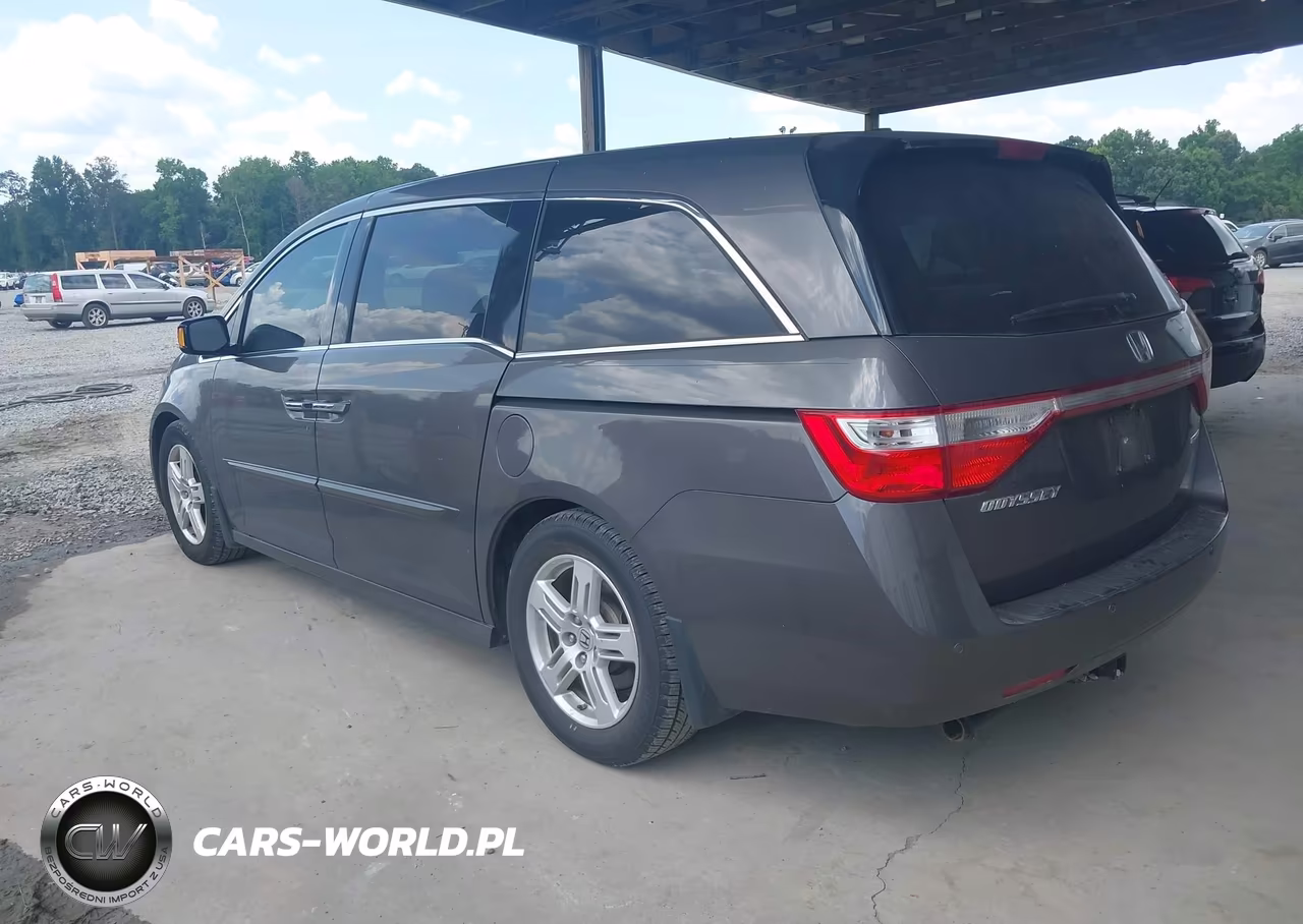 2013 Honda Odyssey Touring-Touring Elite VIN:5FNRL5H93DB050218 - 3