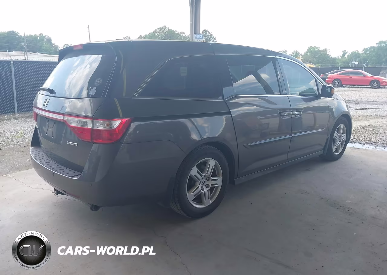 2013 Honda Odyssey Touring-Touring Elite VIN:5FNRL5H93DB050218 - 4