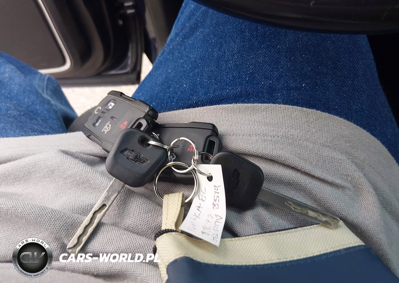 2018 Chevrolet Tahoe Ls VIN:1GNSKAEC8JR338519 - 11