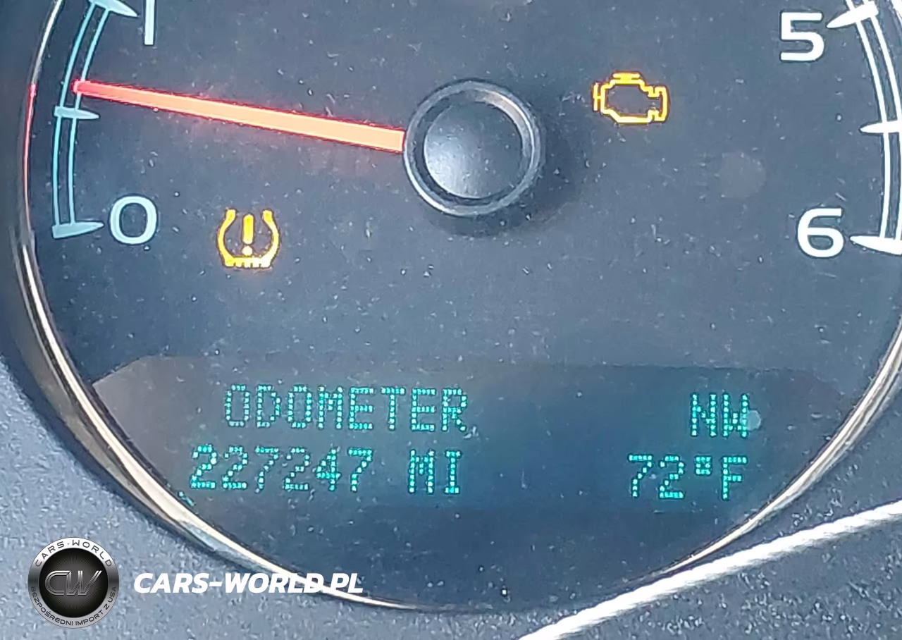 2014 Chevrolet Suburban Lt VIN:1GNSCJE0XER223610 - 15