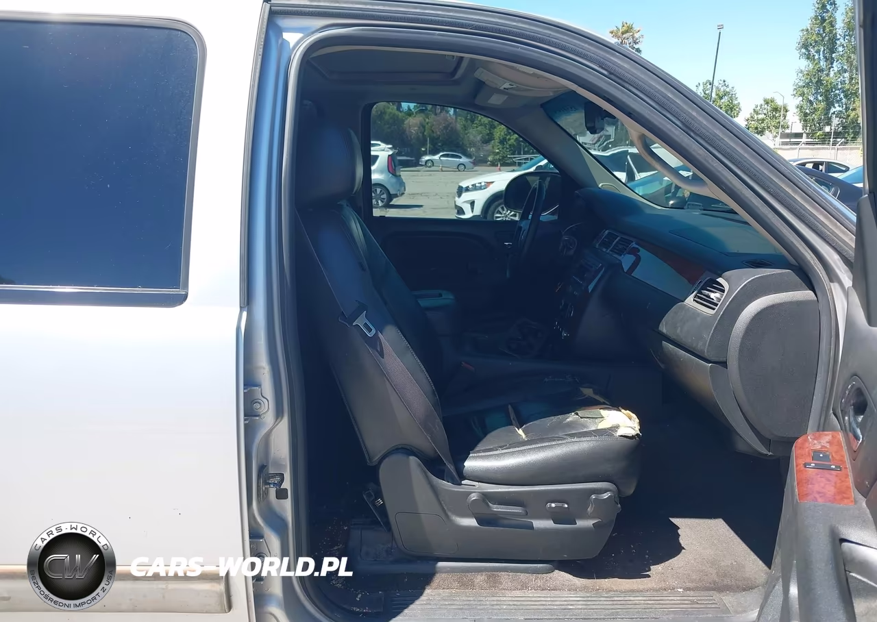 2014 Chevrolet Suburban Lt VIN:1GNSCJE0XER223610 - 5
