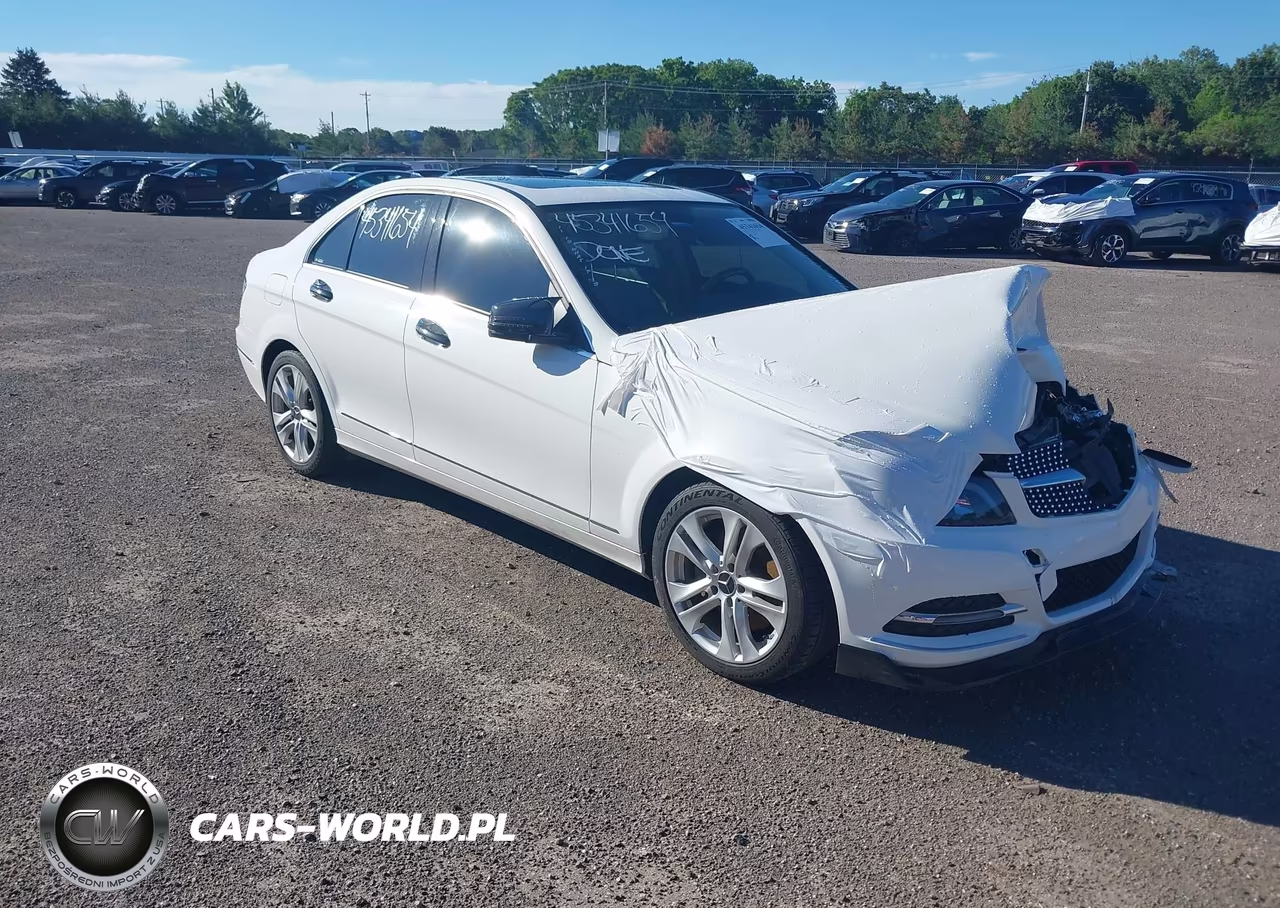 2013 Mercedes-Benz C 300 Luxury 4Matic – zdjęcie 1 z 17