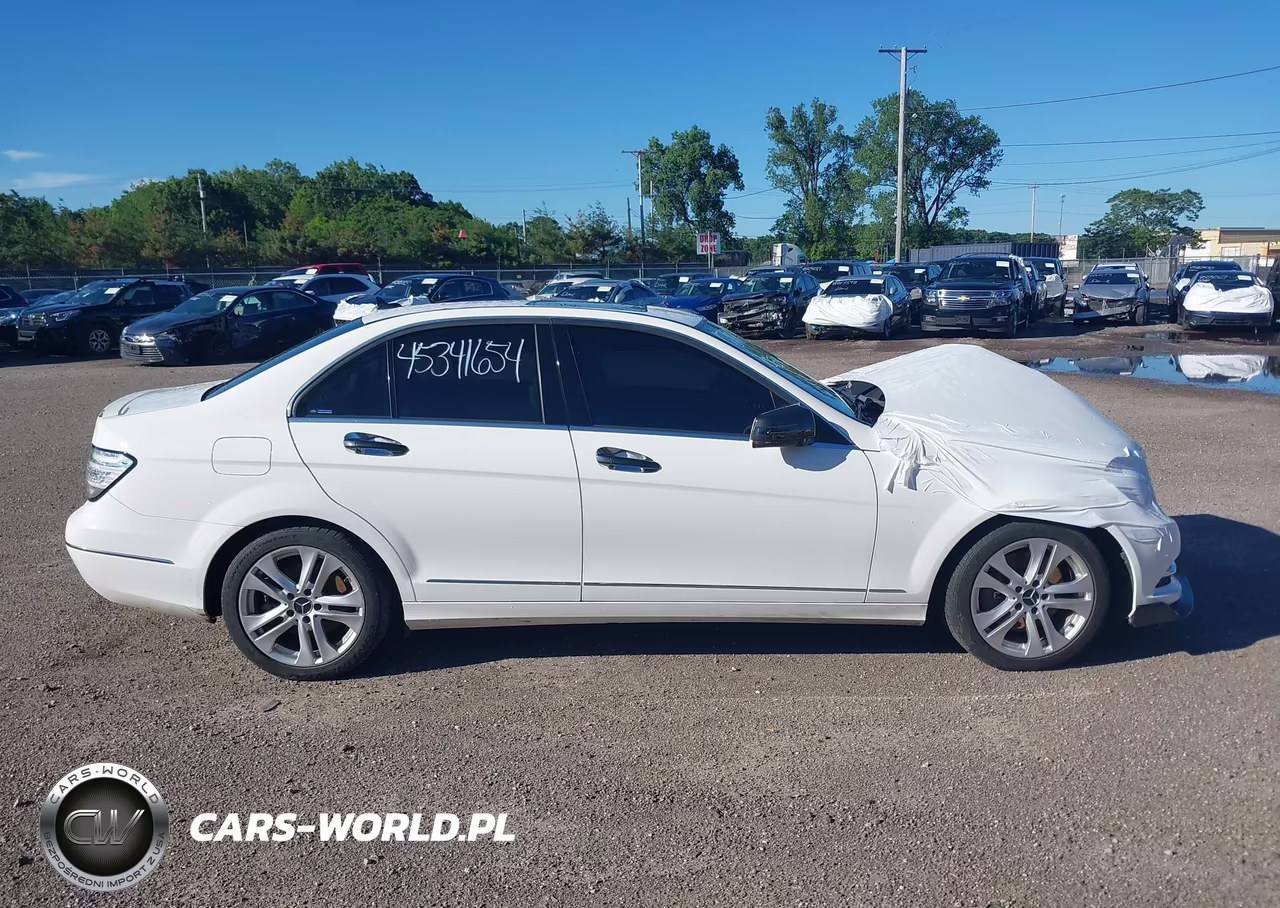 2013 Mercedes-Benz C 300 Luxury 4Matic VIN:WDDGF8AB5DR284356 - 14