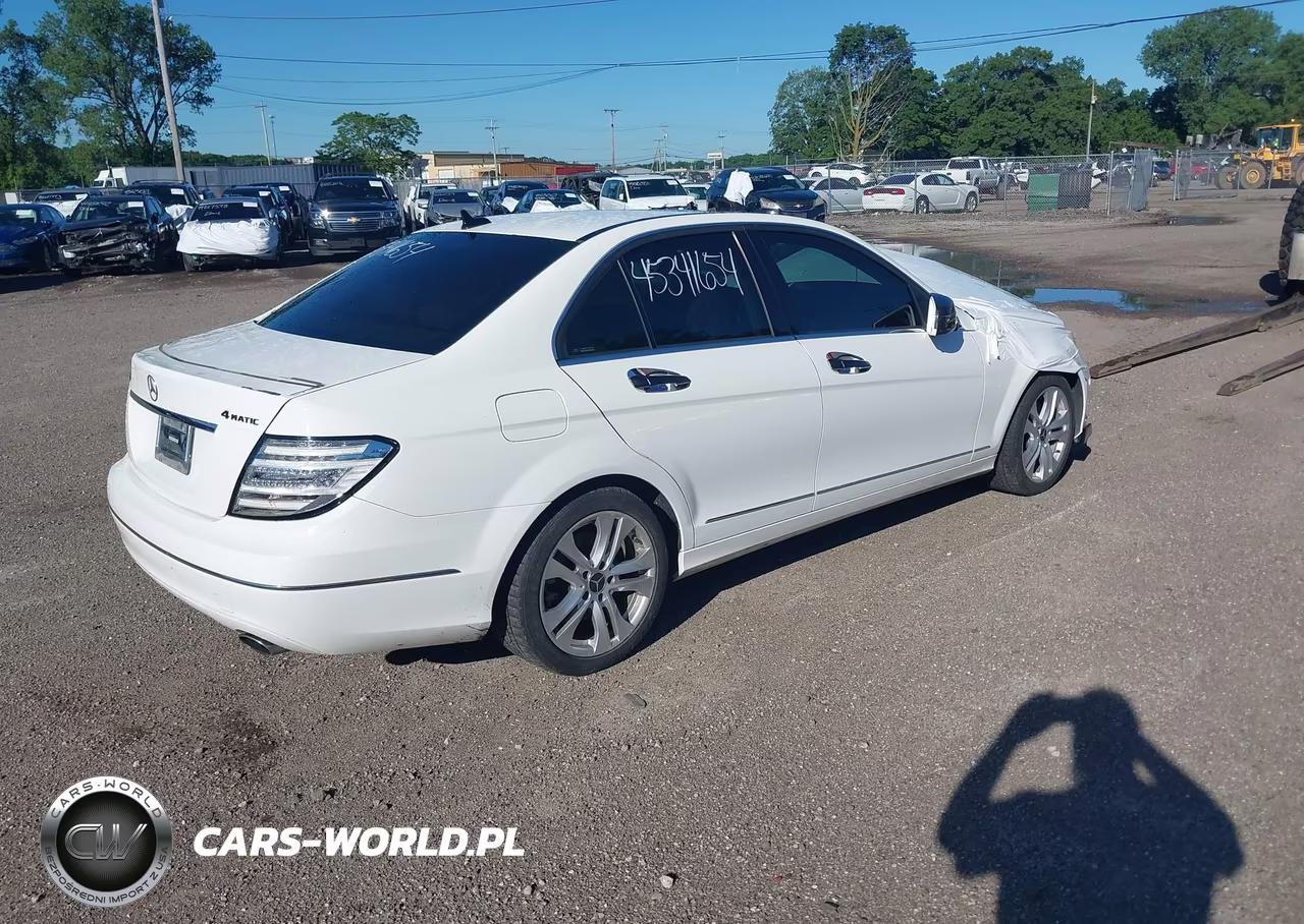 2013 Mercedes-Benz C 300 Luxury 4Matic VIN:WDDGF8AB5DR284356 - 4