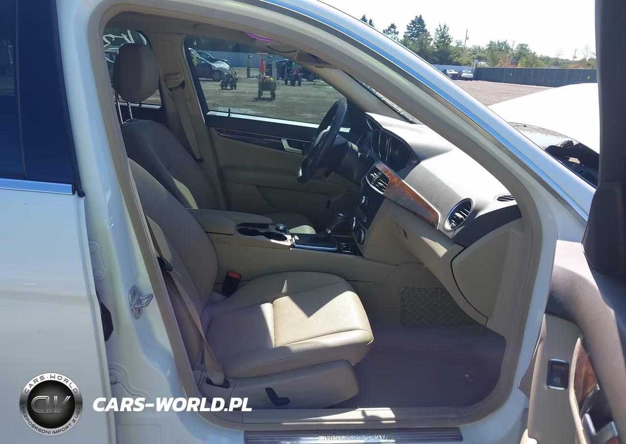 2013 Mercedes-Benz C 300 Luxury 4Matic VIN:WDDGF8AB5DR284356 - 5
